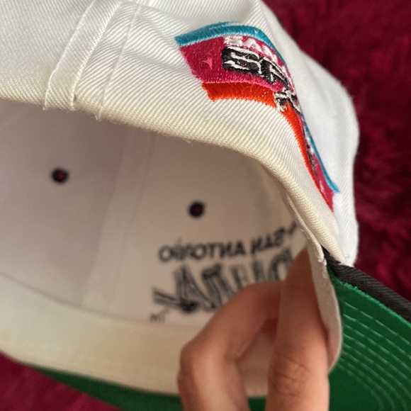 Vintage San Antonio Spurs basketball hat 🏀 - Picture 3 of 12